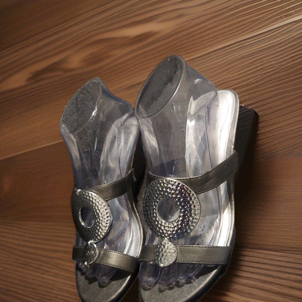 DEXFLEX by Dexter‎ Gray Silver Wedge Heel Slide On Sandals Womens Size US 9 Y2k